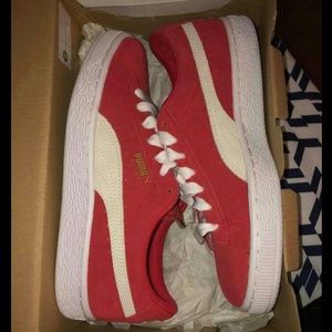 Suede Red/white pumas